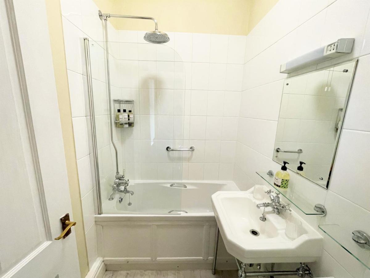 City Centre Luxury Holiday House With Outdoor Bath And Parking York Exterior photo