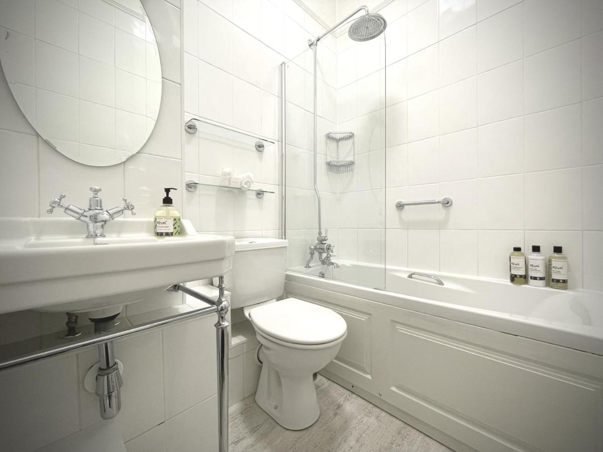 City Centre Luxury Holiday House With Outdoor Bath And Parking York Exterior photo